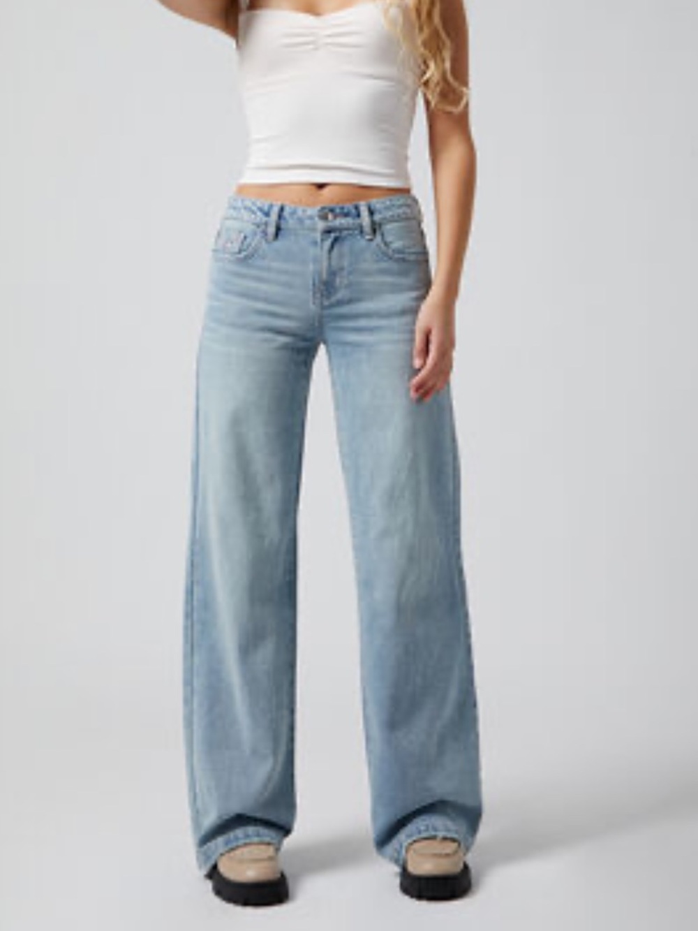 PacSun Light Wash Low-Rise Boyfriend Jeans